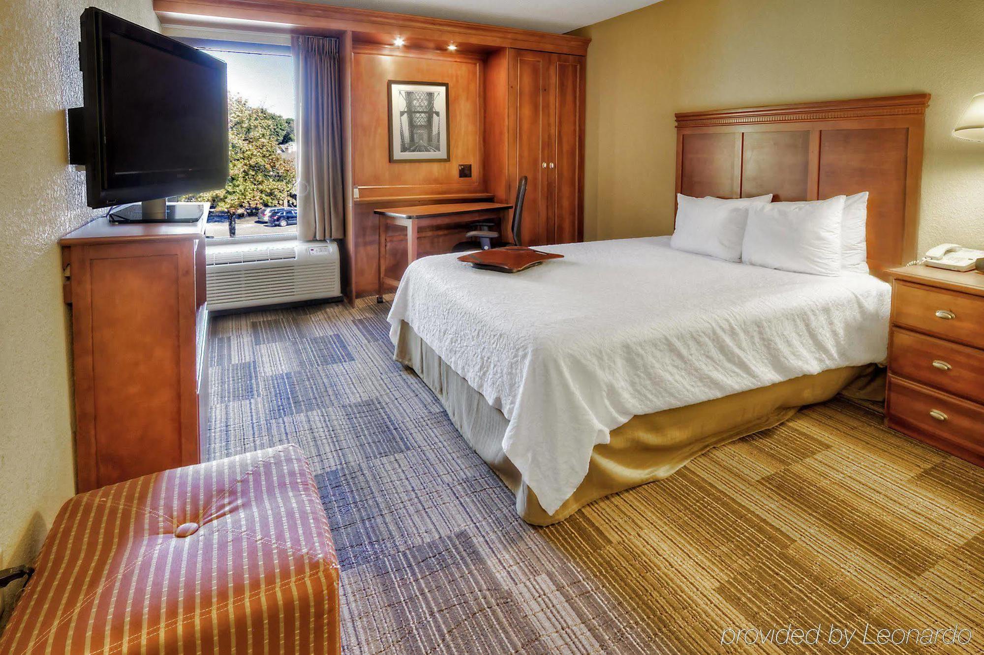 Hampton Inn Memphis Poplar Exterior foto