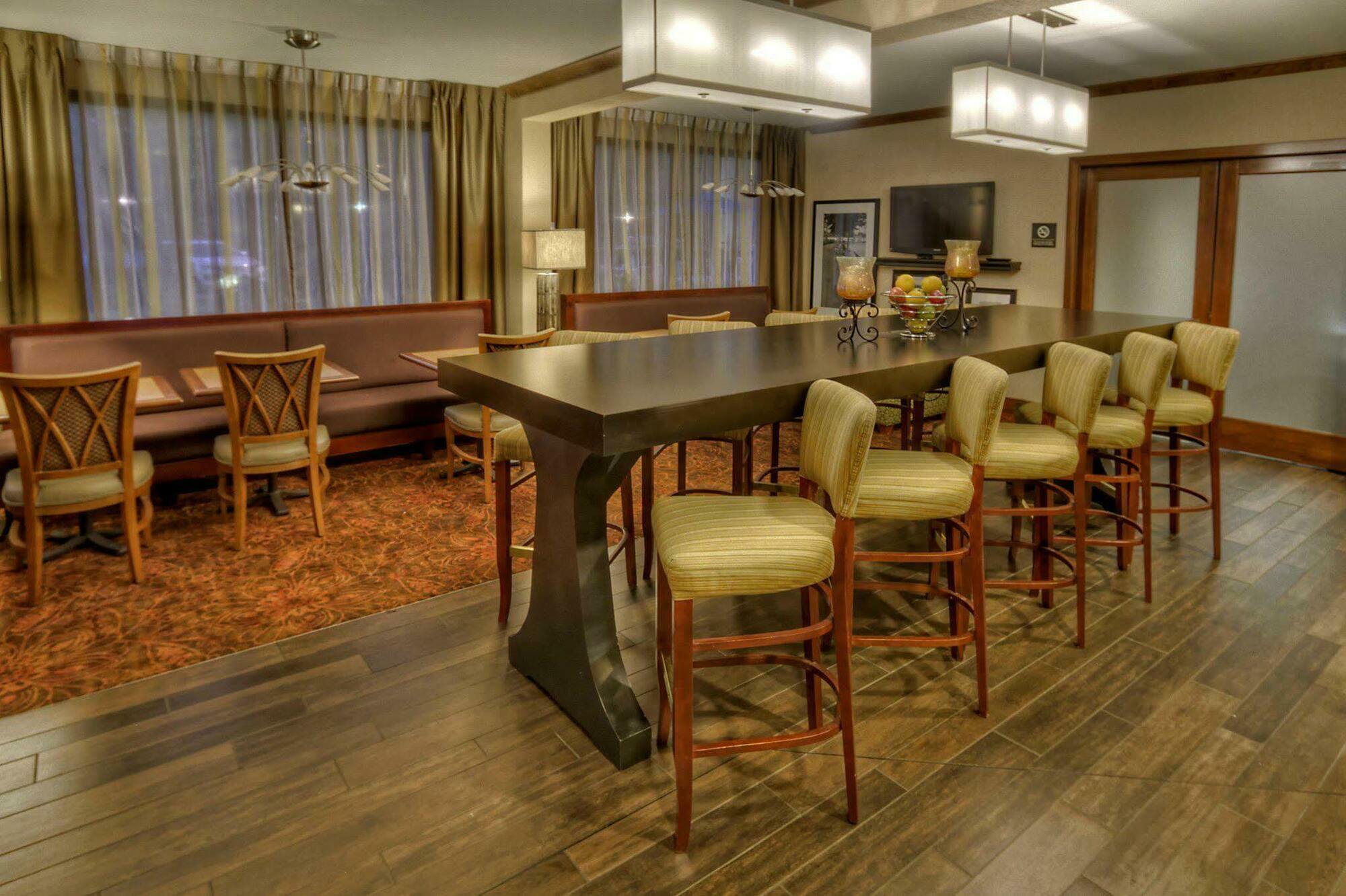 Hampton Inn Memphis Poplar Exterior foto